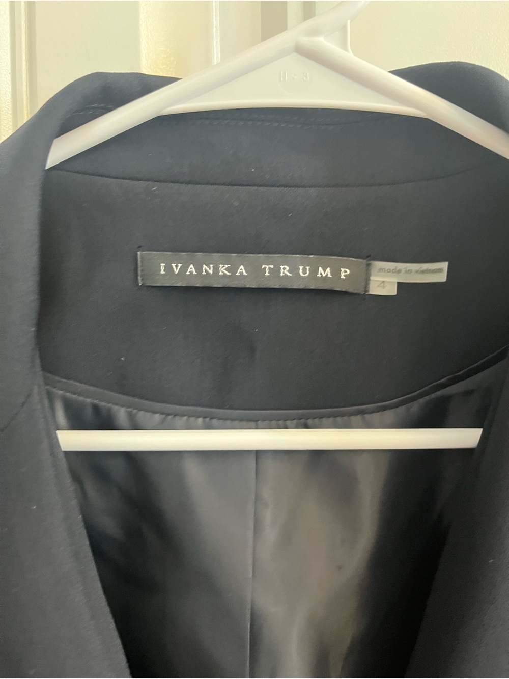 Ivanka Trump Navy Blue Single-Button Tailored Blazer with Gold Buttons New - Picture 10 of 10